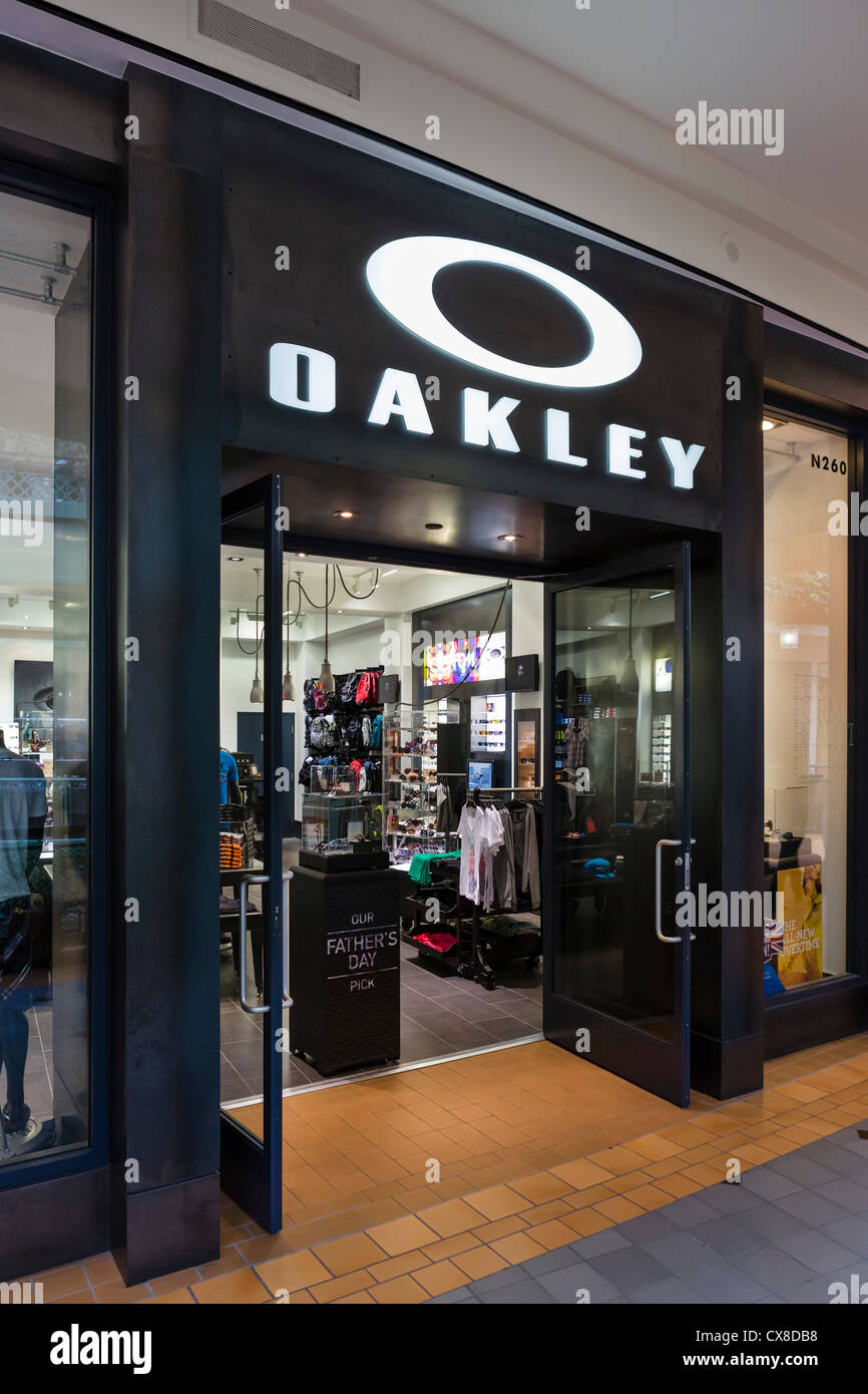Oakley store dans le centre commercial Mall of America, Minneapolis,  Minneapolis, Minnesota, USA Photo Stock - Alamy