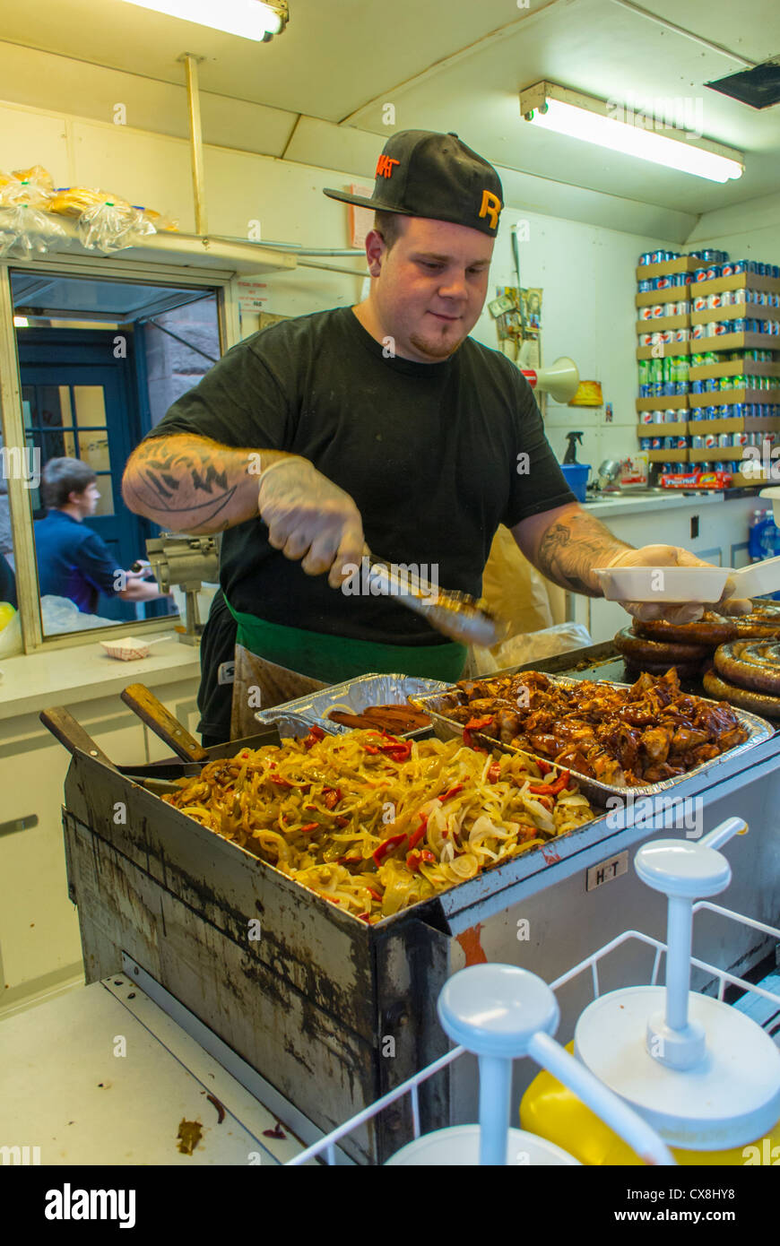 New York, NY, USA, la Petite Italie, San Gennaro Chef Italien de la cuisson à Street Food Festival, étals des vendeurs de rue, les immigrants italiens Banque D'Images