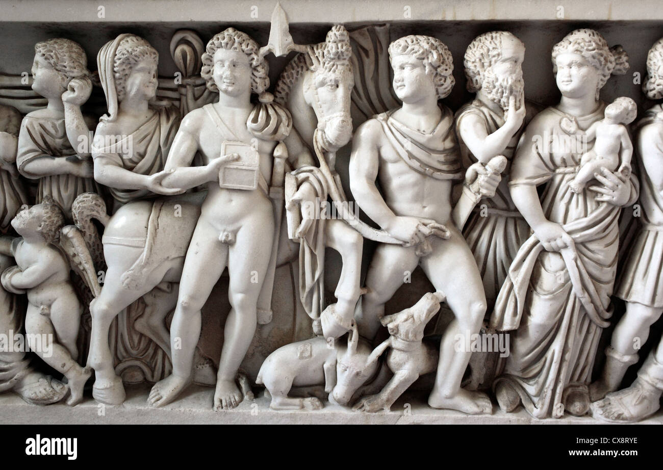 Scène de la bataille de Lapiths et centaures, sarcophage antique (2ème siècle), musée archéologique, Split, Dalmatie, Croatie Banque D'Images