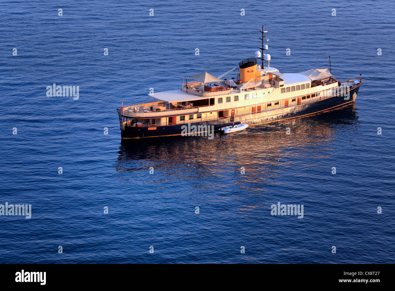 Vieux bateau dans le port de la ville, Split, Dalmatie, Croatie Banque D'Images