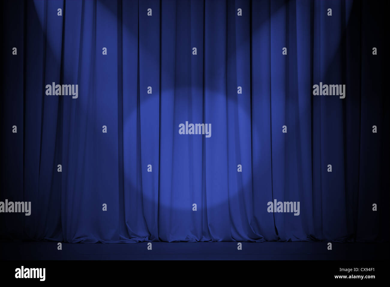 Theatre rideau bleu avec deux voyants cross Banque D'Images
