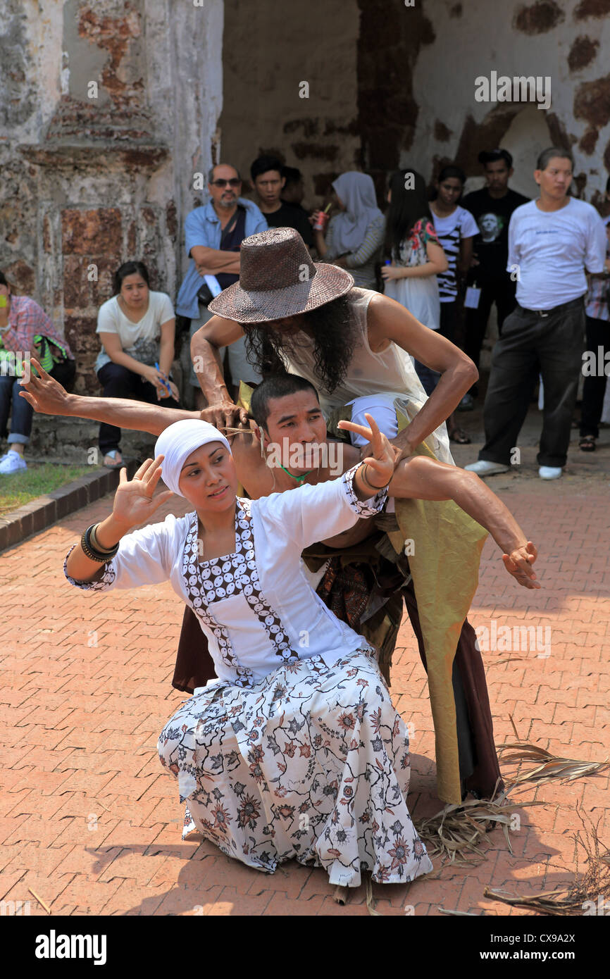 Danseurs de Malaisie à effectuer au Festival d'Art 2012 Melaka. Banque D'Images