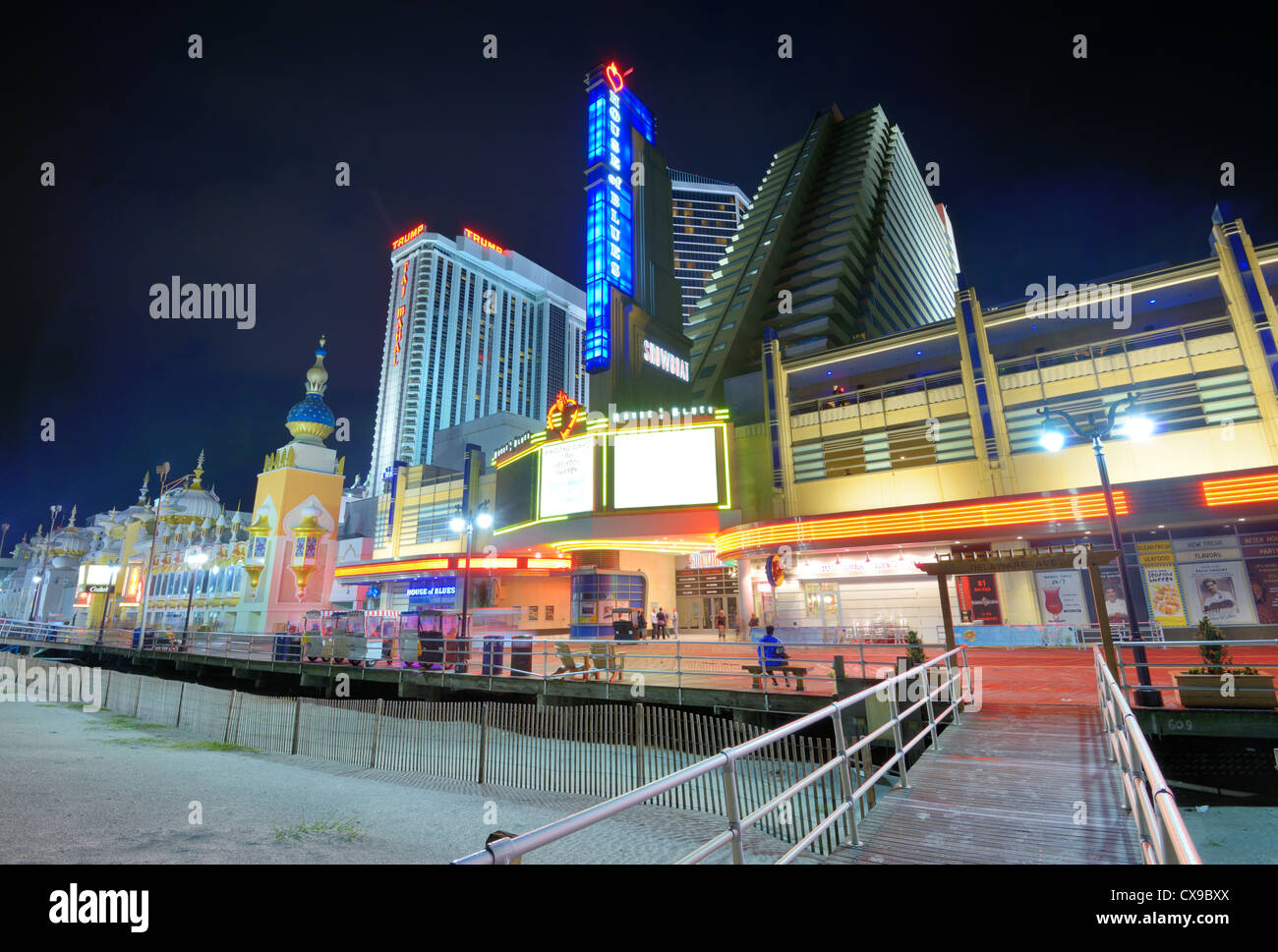 Casinos célèbre le long de la promenade d'Atlantic City, New Jersey. Banque D'Images