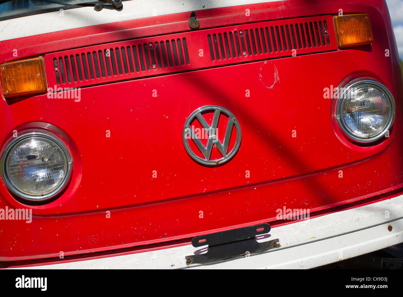 L'avant d'un vieux bus Volkwagen Banque D'Images