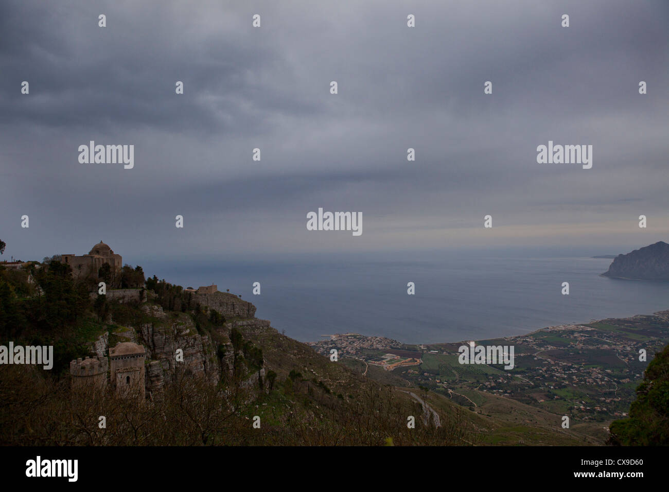 Vue sur le château, Erice, Sicile, Italie Banque D'Images