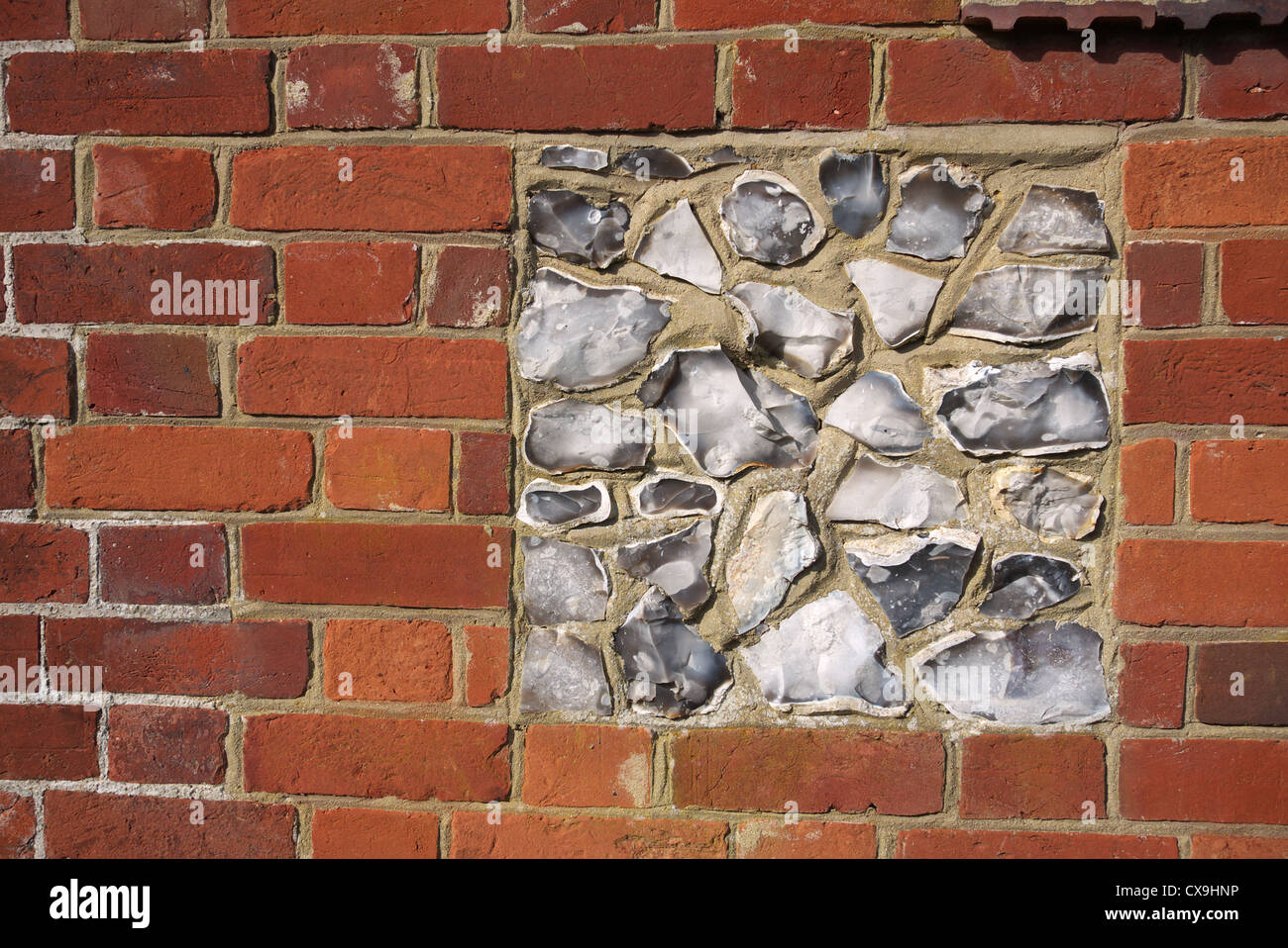 Mur de briques et silex, Wiltshire, Royaume-Uni. Banque D'Images