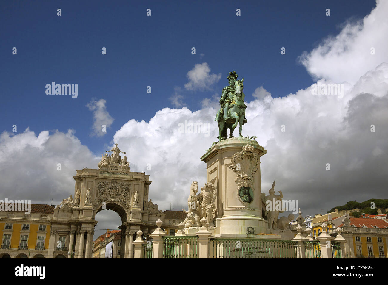 Statue du Roi Joseph I dans le Prace do Commercio à Lisbonne, Portugal. Banque D'Images