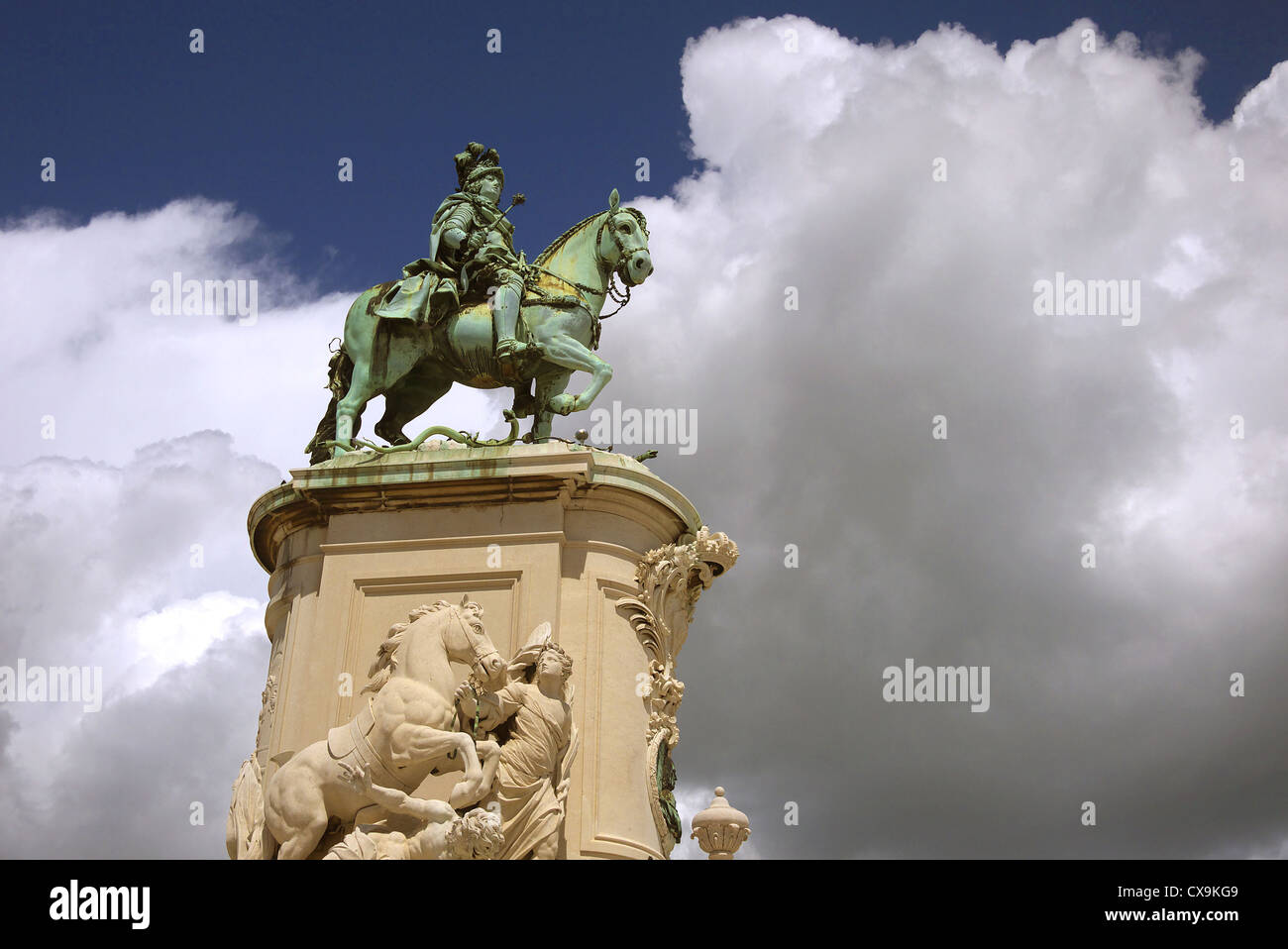 Statue du Roi Joseph I dans le Prace do Commercio à Lisbonne, Portugal. Banque D'Images