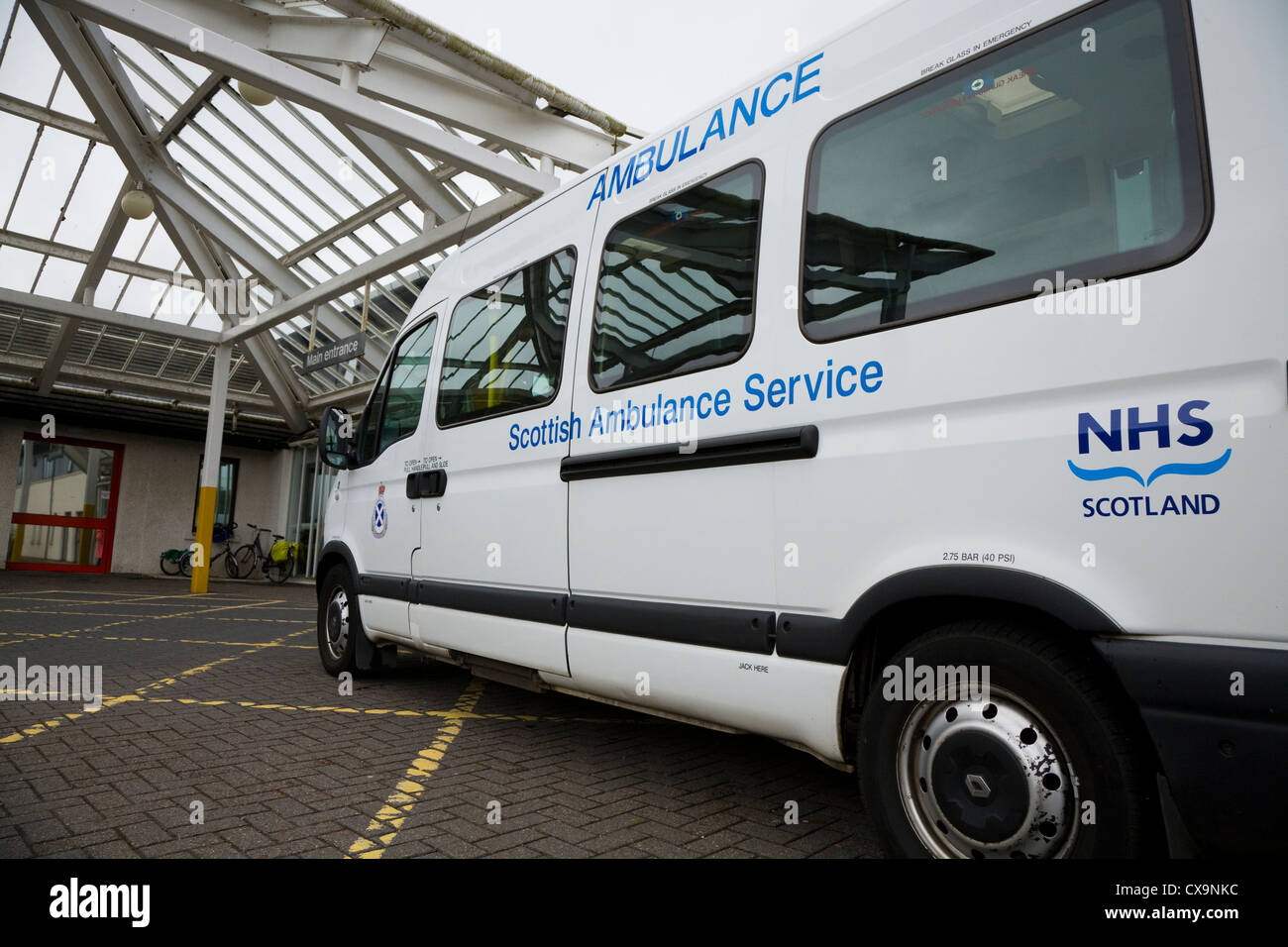 NHS ambulance écossais ; accidents et urgences / accidents et urgences entrée de Lorn et hôpital Îles Ecosse Oban UK Banque D'Images NHS ambulance écossais ; accidents et urgences / accidents et urgences entrée de Lorn et hôpital Îles Ecosse Oban UK Banque D'Images