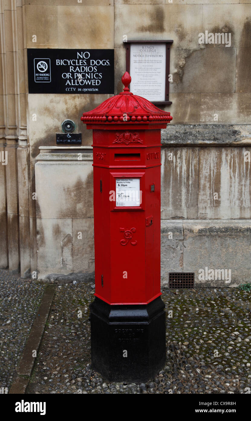 MAIL BOX VINTAGE BRITANNIQUE Banque D'Images