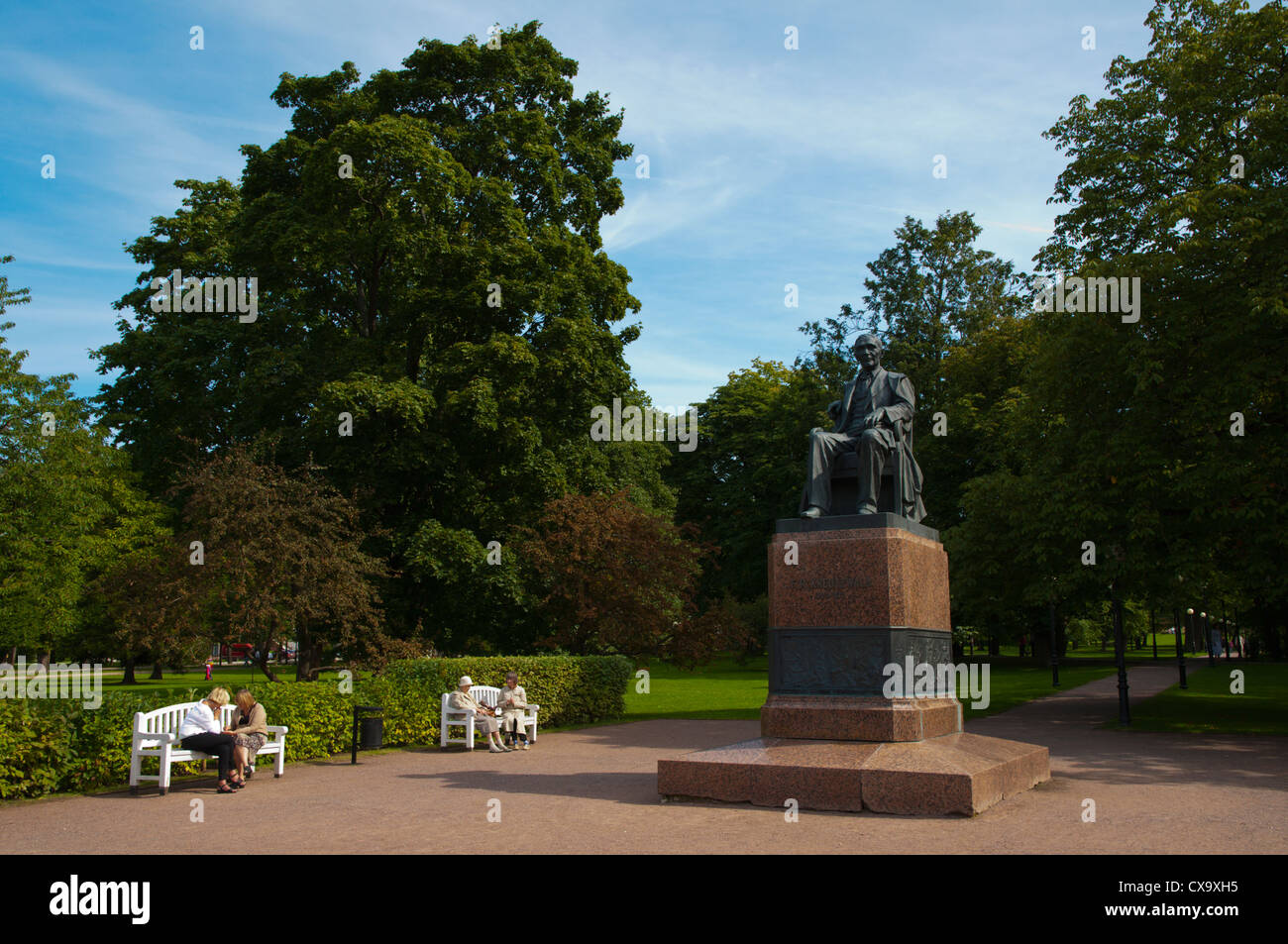 Statue du 19e siècle le père de Friedrich Reinhold Kreutzwald littérature natiional dans parc Kadrioru le parc Kadriorg Tallinn Banque D'Images