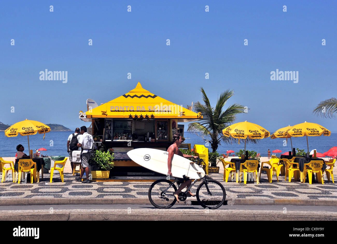 La plage d'Ipanema Ponto da Saude kiosk Vieira Souto avenue Rio de Janeiro Brésil Banque D'Images