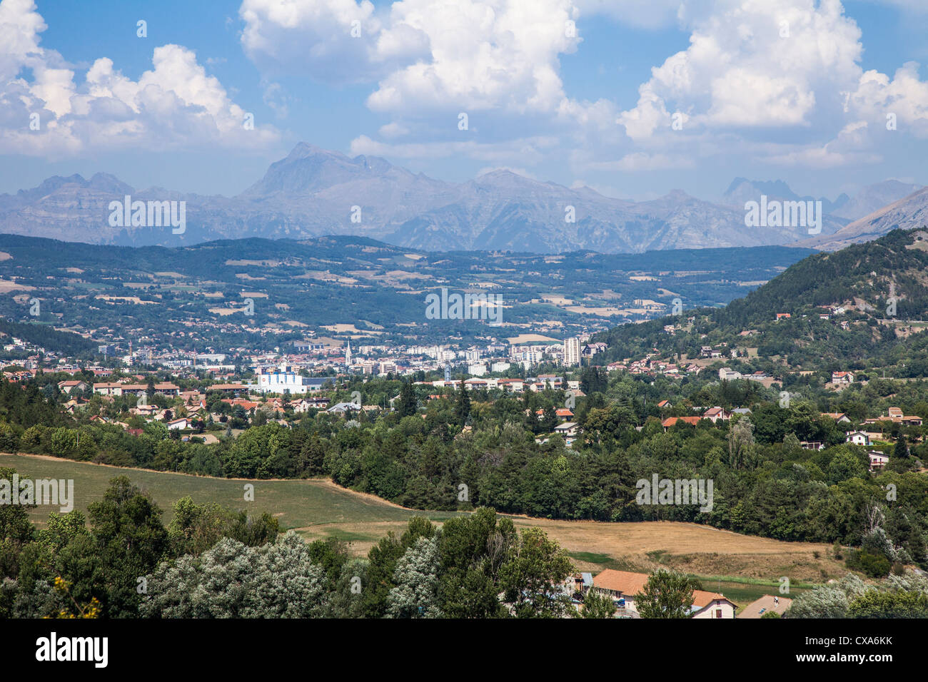 Avis de Gap, Hautes-Alpes, France Photo Stock - Alamy