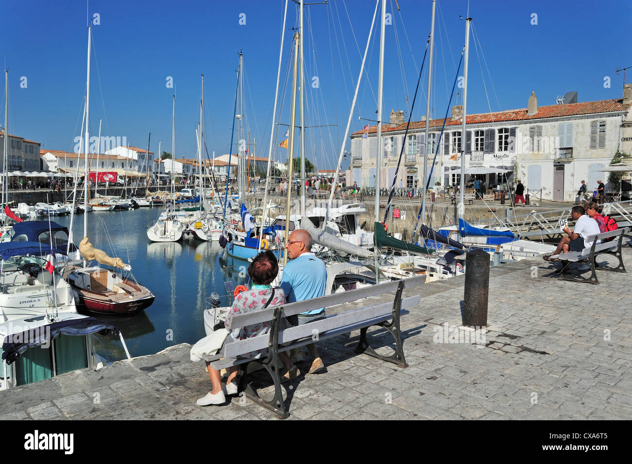 Voiliers dans le port de Saint-Martin-de-Ré sur l'île Ile de Ré, Charente-Maritime, France Banque D'Images