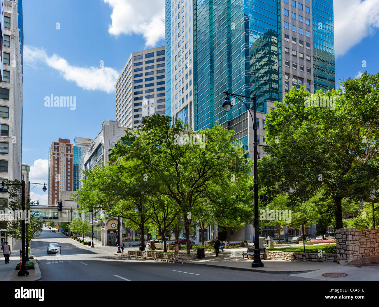 Walnut Street dans le centre-ville de Kansas City, Missouri, États-Unis Banque D'Images