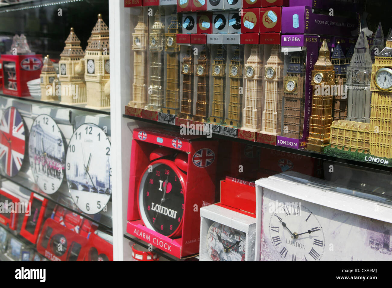 Girftware avec vitrine pour les touristes à Londres Londres, été 2012 Banque D'Images