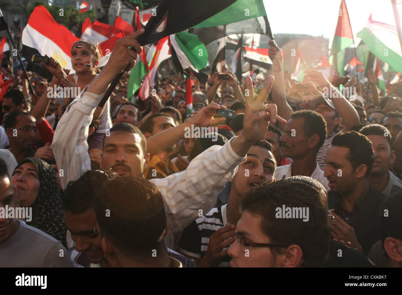 Continuer de protestation sur la place Tahrir, au Caire,, mois après le renversement d'Hosni Moubarak. Banque D'Images