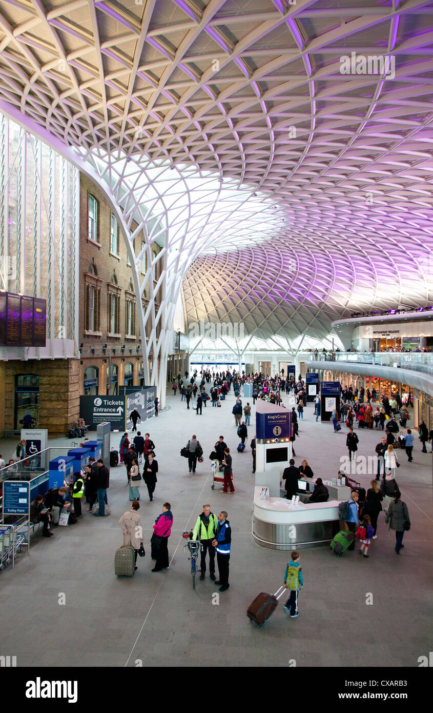 Hall de l'ouest de la gare de King's Cross, Londres, Angleterre, Royaume-Uni, Europe Banque D'Images