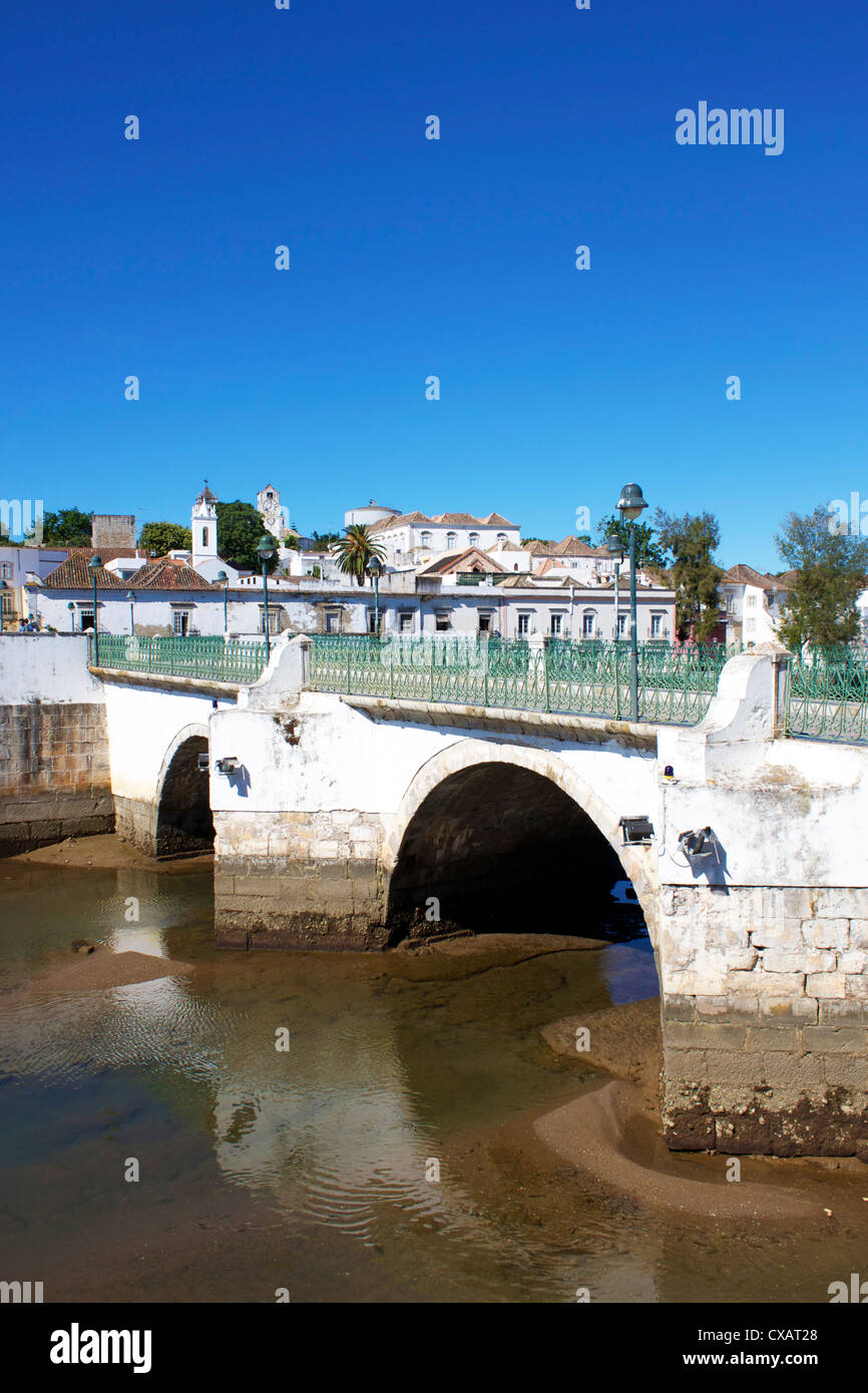 Pont Romain et de la vieille ville, Tavira, Algarve, Portugal, Europe Banque D'Images