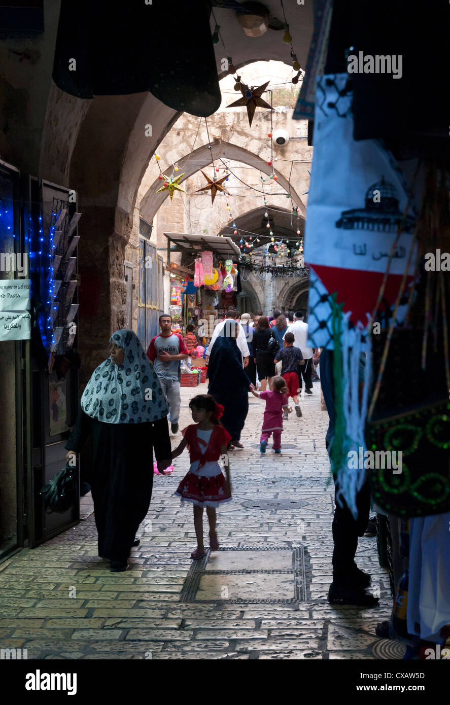 Ramadan décorations dans la vieille ville, Jérusalem, Israël, Moyen Orient Banque D'Images