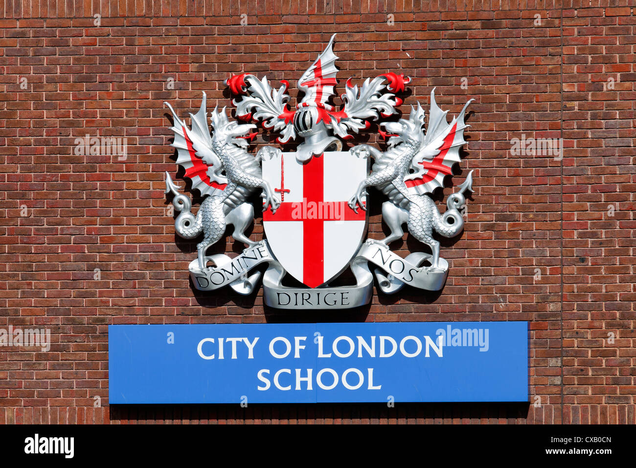 Blason de la ville de London School, Queen Victoria Street, Londres, Angleterre, Royaume-Uni. Banque D'Images