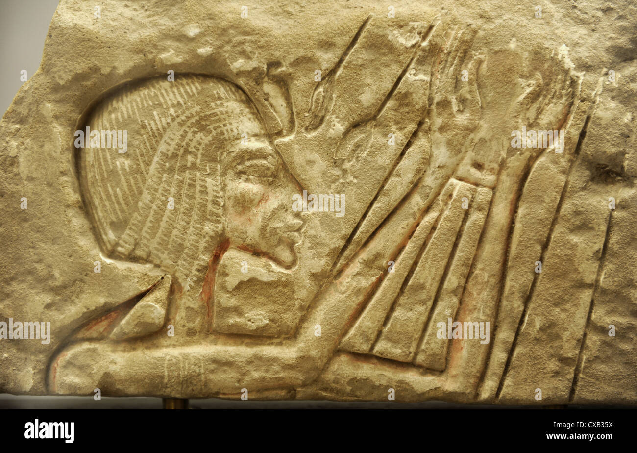 Relief d'un pharaon Akhénaton et Néfertiti. Le grès. Probablement de Karnak, Egypte. Période amarnienne. Ny Carlsberg Glyptotek. Banque D'Images