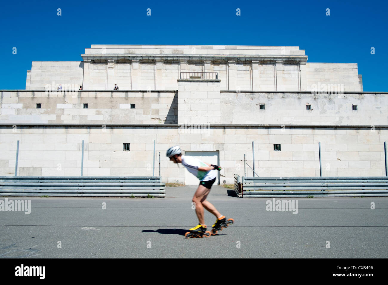 L'ancien parti nazi de tribune au rallye gounds Zeppelinfeld à Nuremberg en Bavière, Allemagne Banque D'Images