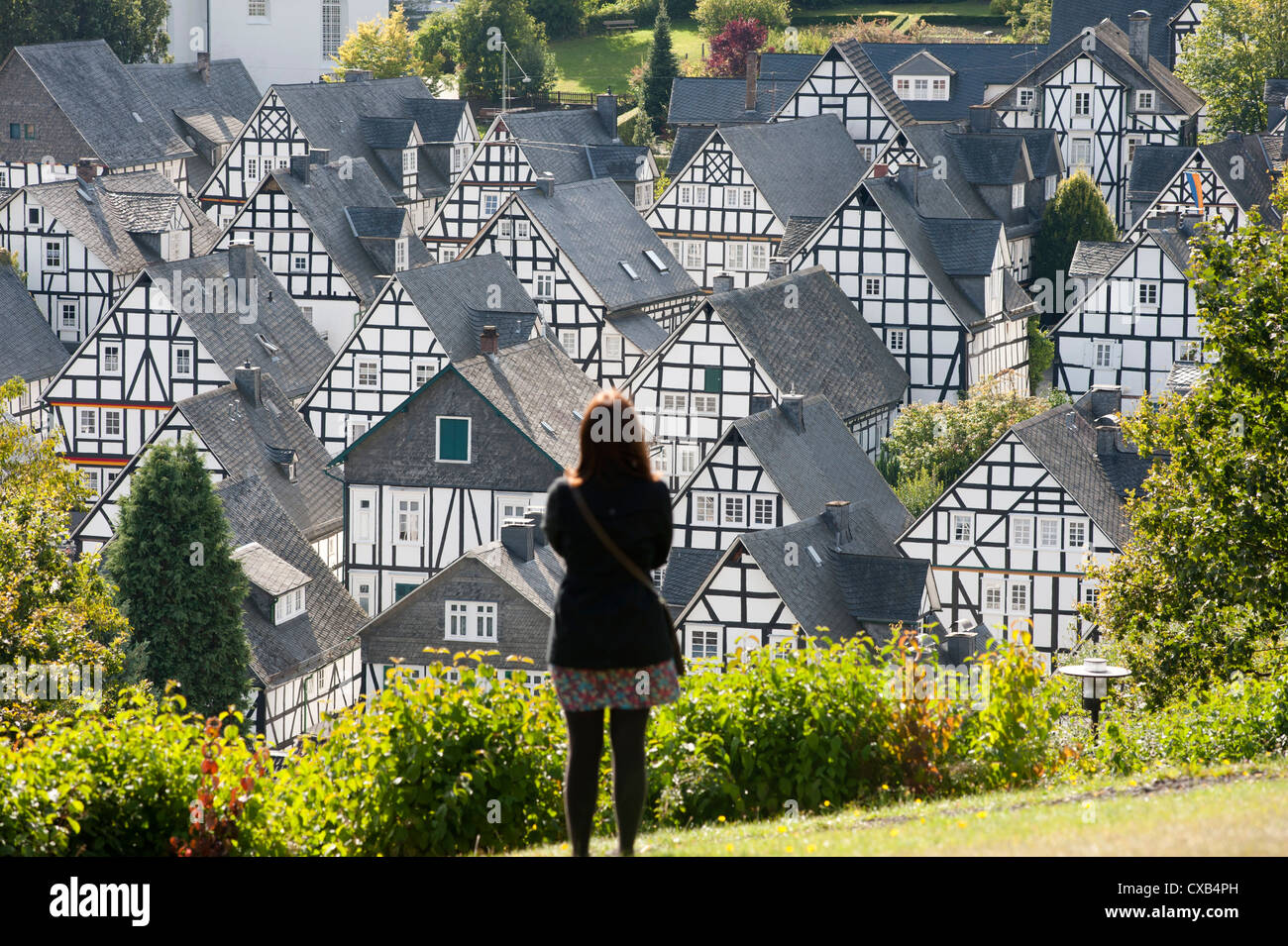 De nombreuses maisons anciennes à colombages dans village de Siegerland Allemagne Freudenberg Banque D'Images