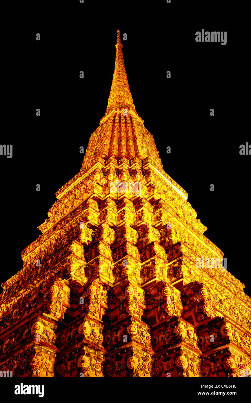 Couleur d'or de Wat Pho de nuit Banque D'Images