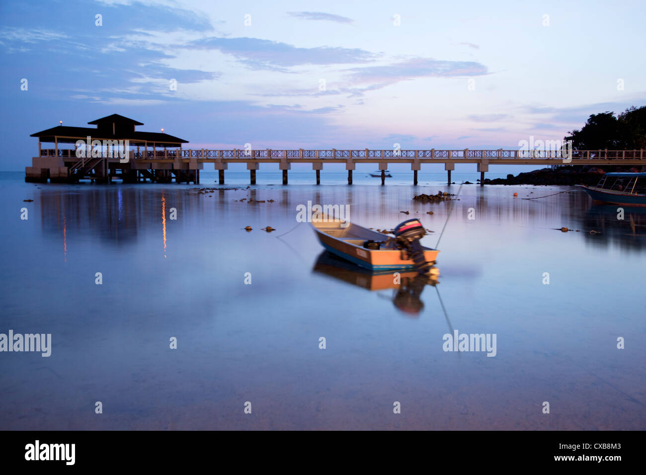 Coucher de soleil à l'île de Perhentian Kecil, Malaisie Banque D'Images