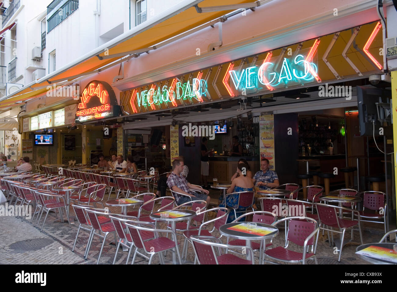 Ville, nuit, Albufeira, Algarve, café, restaurant Banque D'Images