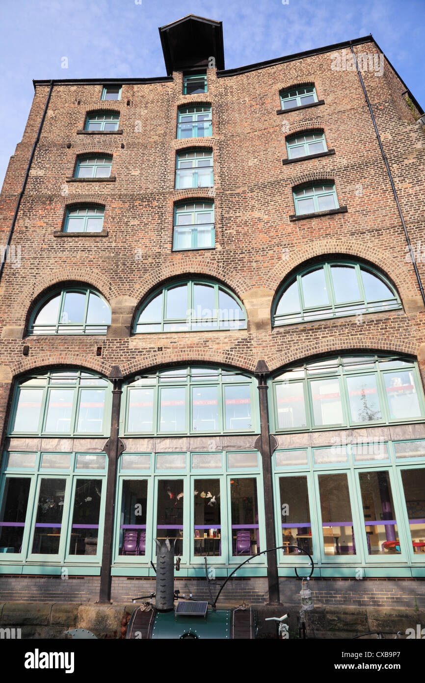 Sept étages, le Childrens' book museum situé sur l'Ouseburn, Newcastle upon Tyne, Angleterre Banque D'Images