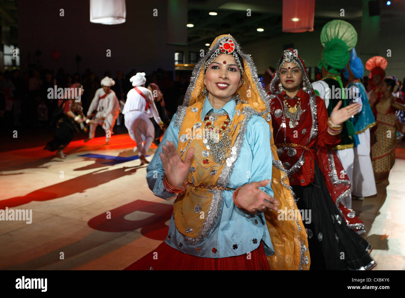 ITB Berlin 2007 : groupe de danse en costume Banque D'Images