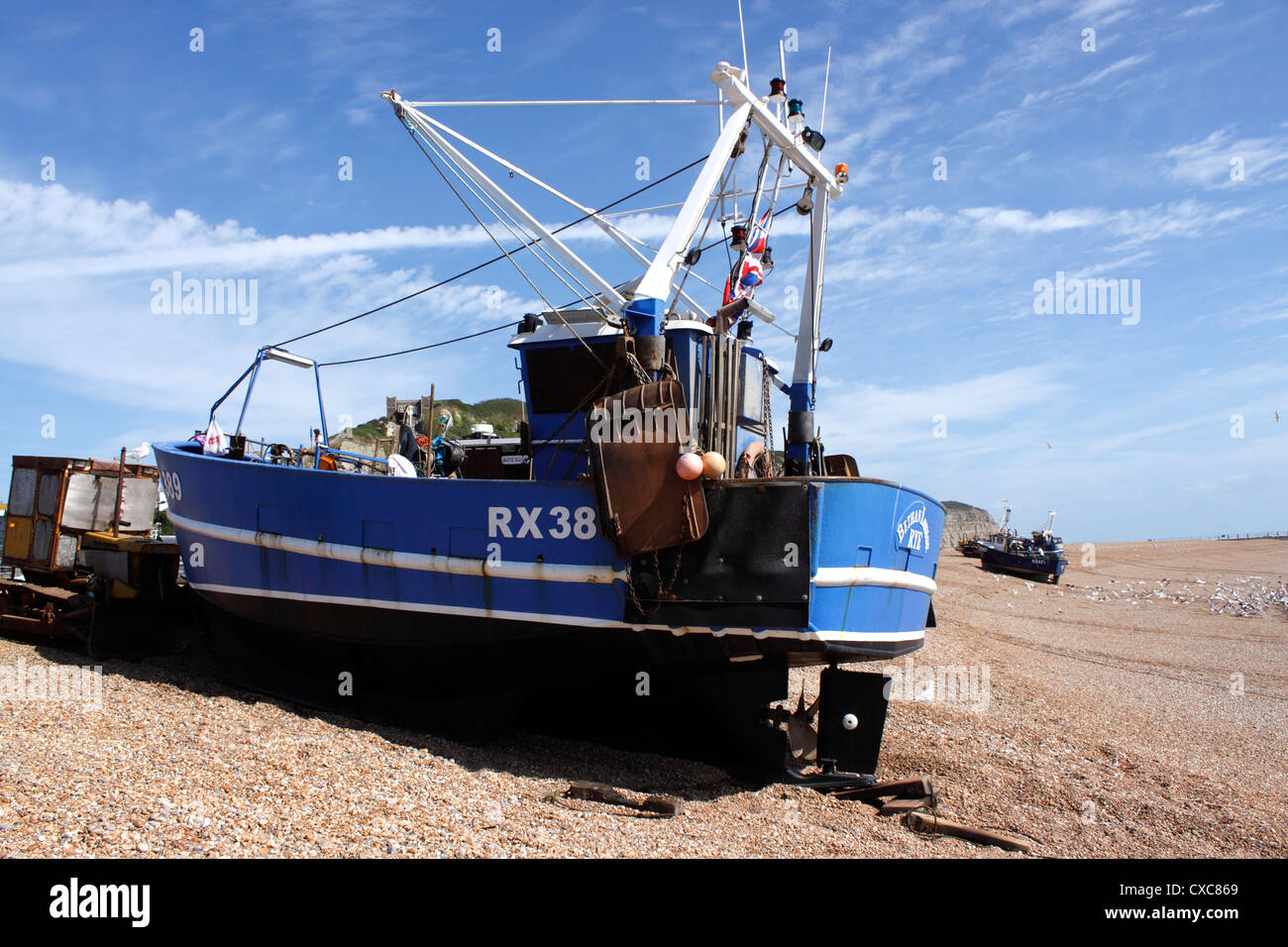 Bateaux de pêche SUR LA PLAGE DE STADE À HASTINGS, East Sussex. UK. Banque D'Images