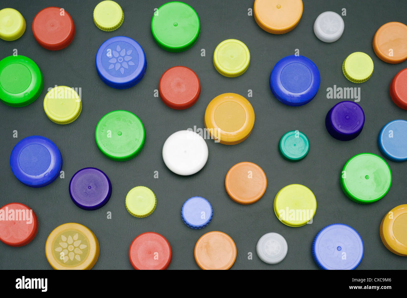 50 Bouchons à Visser Noirs En Plastique - Diamètre Intérieur 37,5mm - Pour Bouteilles De Lait, Jus - Étui De Sécurité - 8
