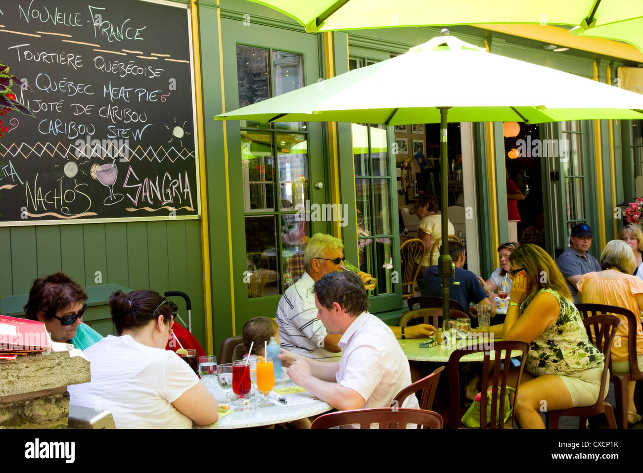 Tourtieres (pâtés à la viande) sont à l'honneur dans ce café-, Rue Saint-Pierre, Vieux Port District, Québec, CAN Banque D'Images