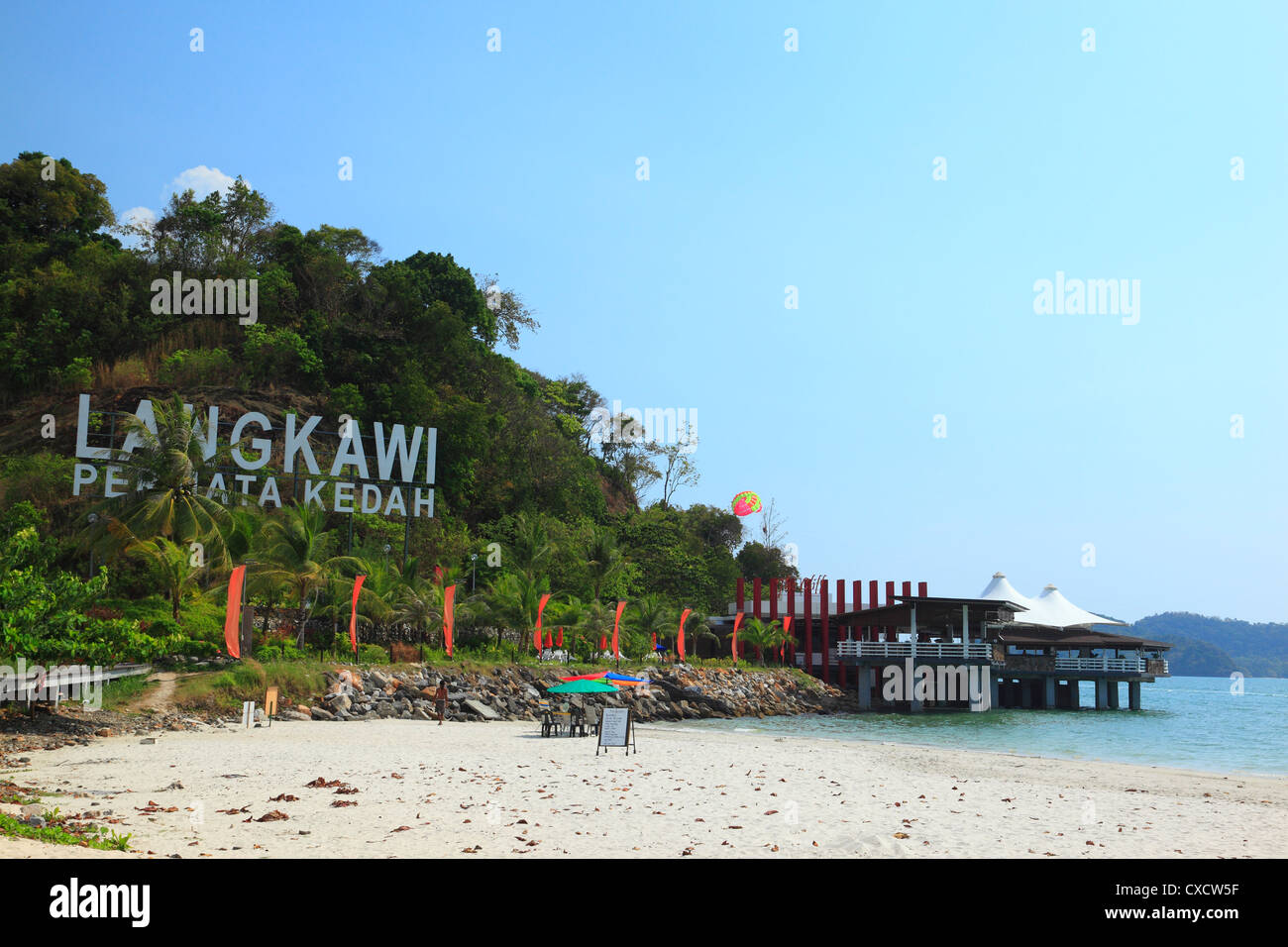 Pantai Chenang, l'île de Langkawi, Malaisie Banque D'Images
