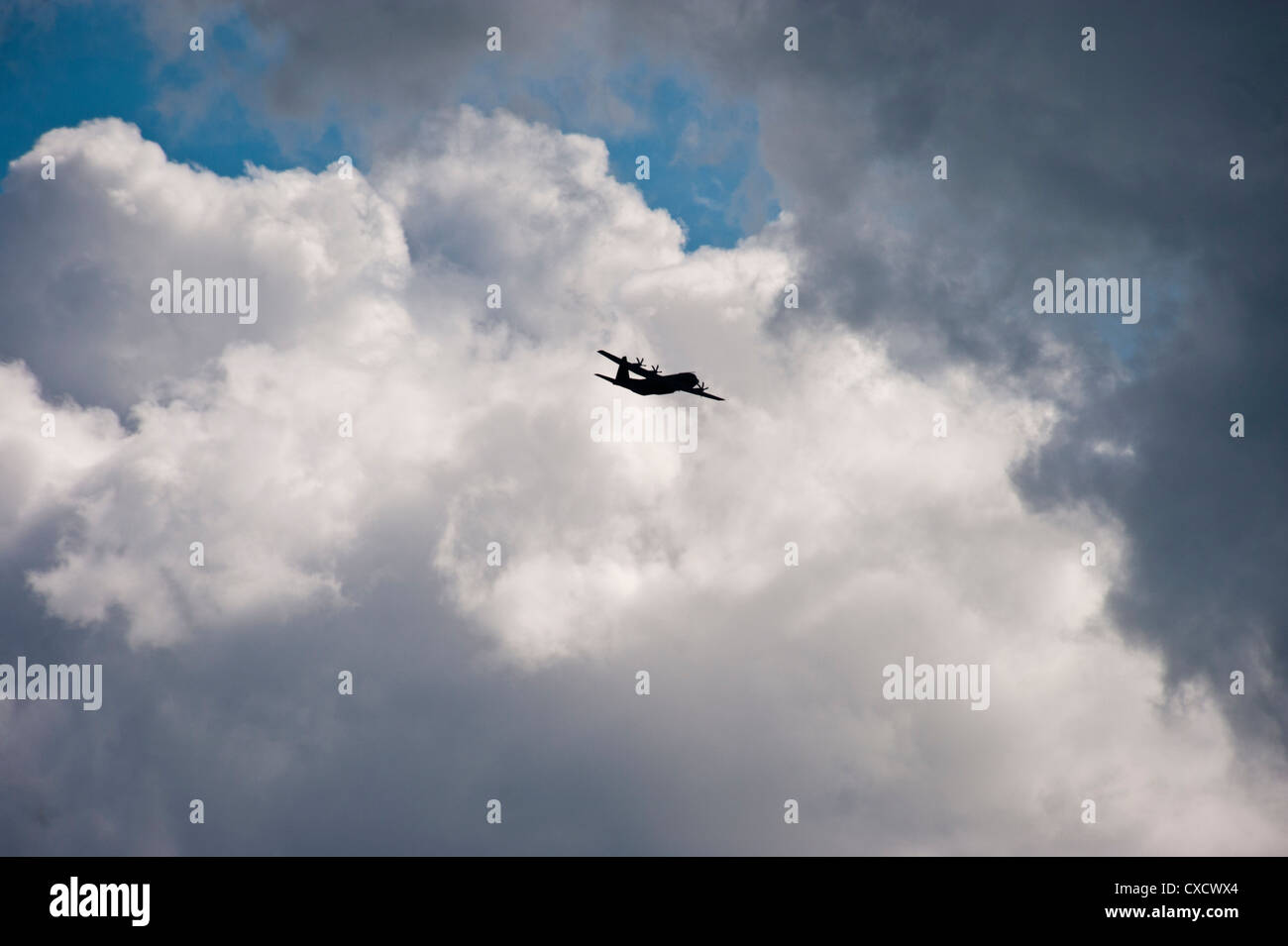 Hercules C-130. 875 à RAF Valley Anglesey au nord du Pays de Galles au Royaume-Uni. Banque D'Images
