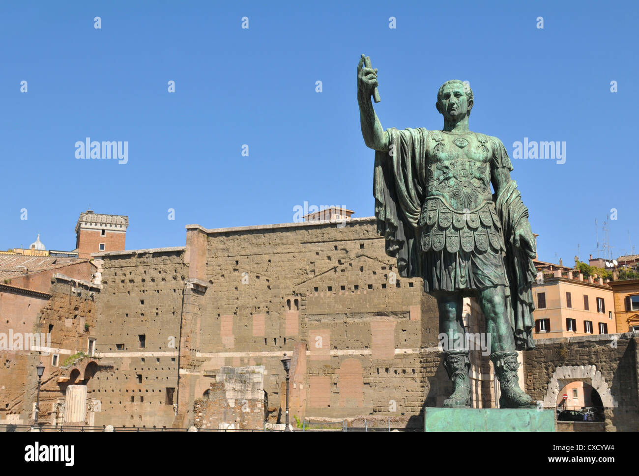 Détail architectural de la statue de l'empereur romain à Rome, Italie Banque D'Images