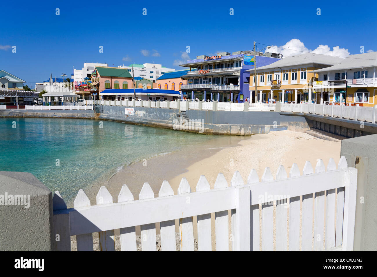 Magasins sur Harbor Drive, George Town, Grand Cayman, îles Caïmans, Antilles, Antilles, Caraïbes, Amérique Centrale Banque D'Images