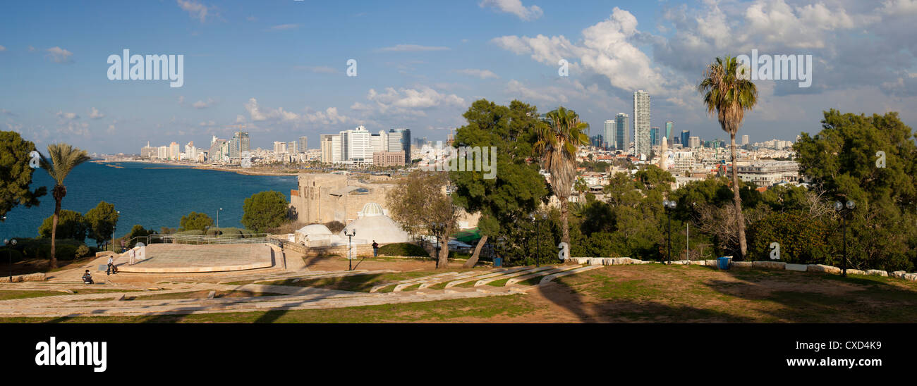 Édifices du centre-ville vu de HaPisgah Gardens Park, Jaffa, Tel Aviv, Israël, Moyen Orient Banque D'Images