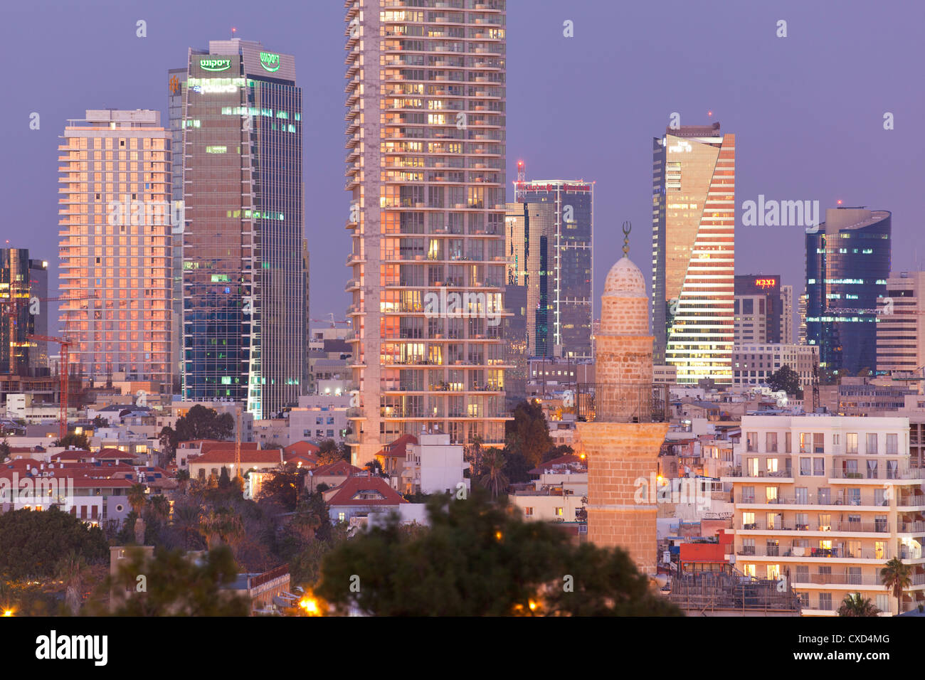 Édifices du centre-ville vu de HaPisgah Gardens Park, Jaffa, Tel Aviv, Israël, Moyen Orient Banque D'Images