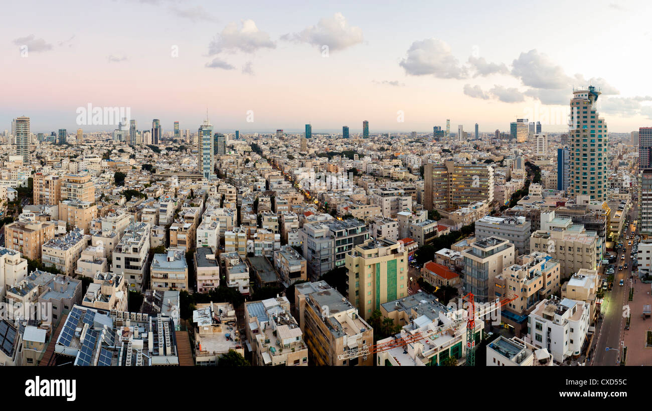 Une vue sur la ville vers le centre commercial et d'affaires, Tel Aviv, Israël, Moyen Orient Banque D'Images