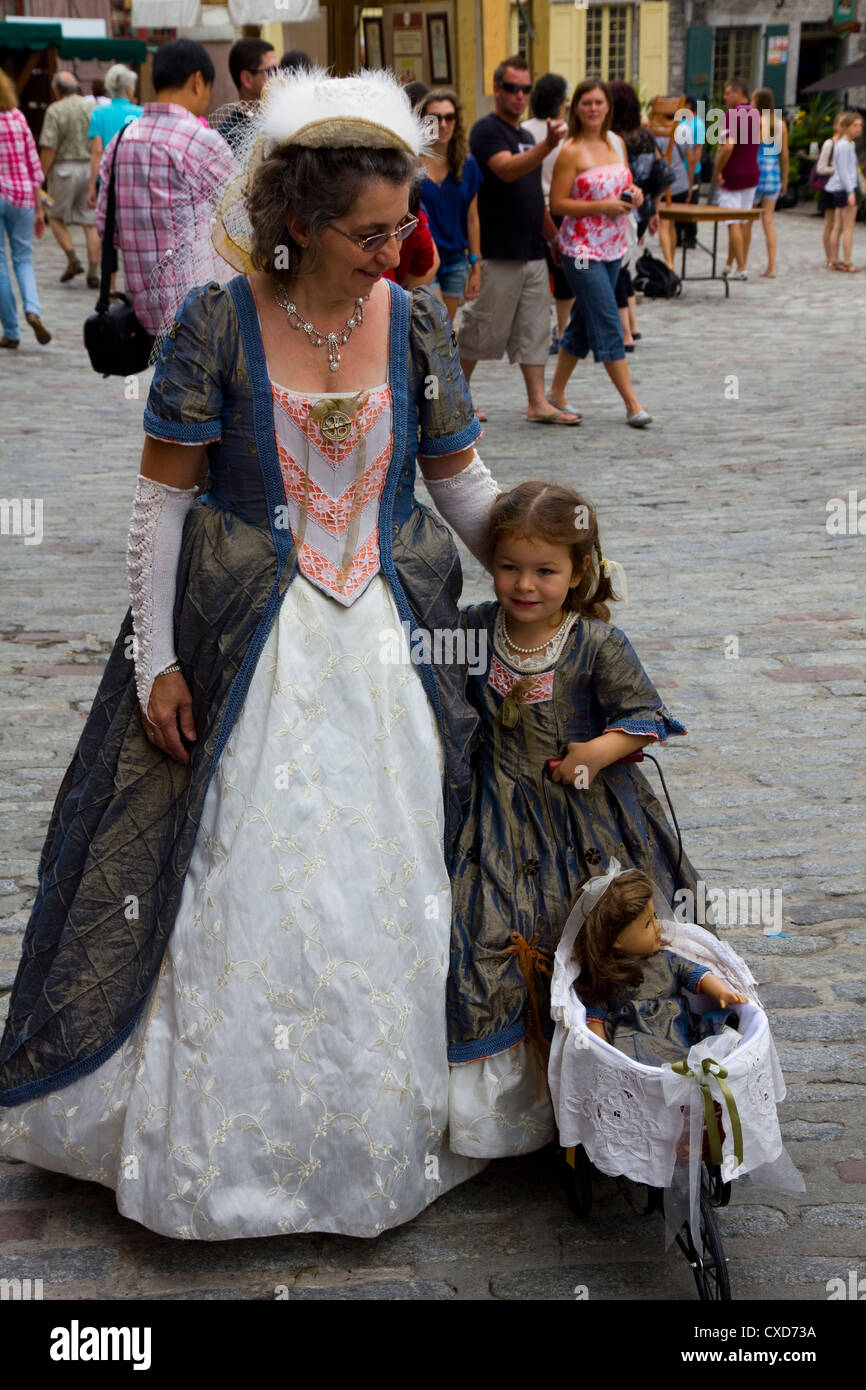 La famille en costume, Nouvelle France Festival, la ville de Québec, Canada  Photo Stock - Alamy