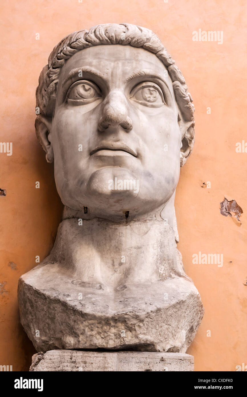 En tête de l'empereur Constantin II, Flavius Claudius Constantinus, Musée du Capitole, Rome, Italie Banque D'Images