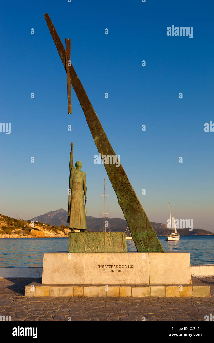 Statue de Pythagore (philosophe et mathématicien grec), de Pythagorion, Samos, îles de la mer Égée, Grèce Banque D'Images