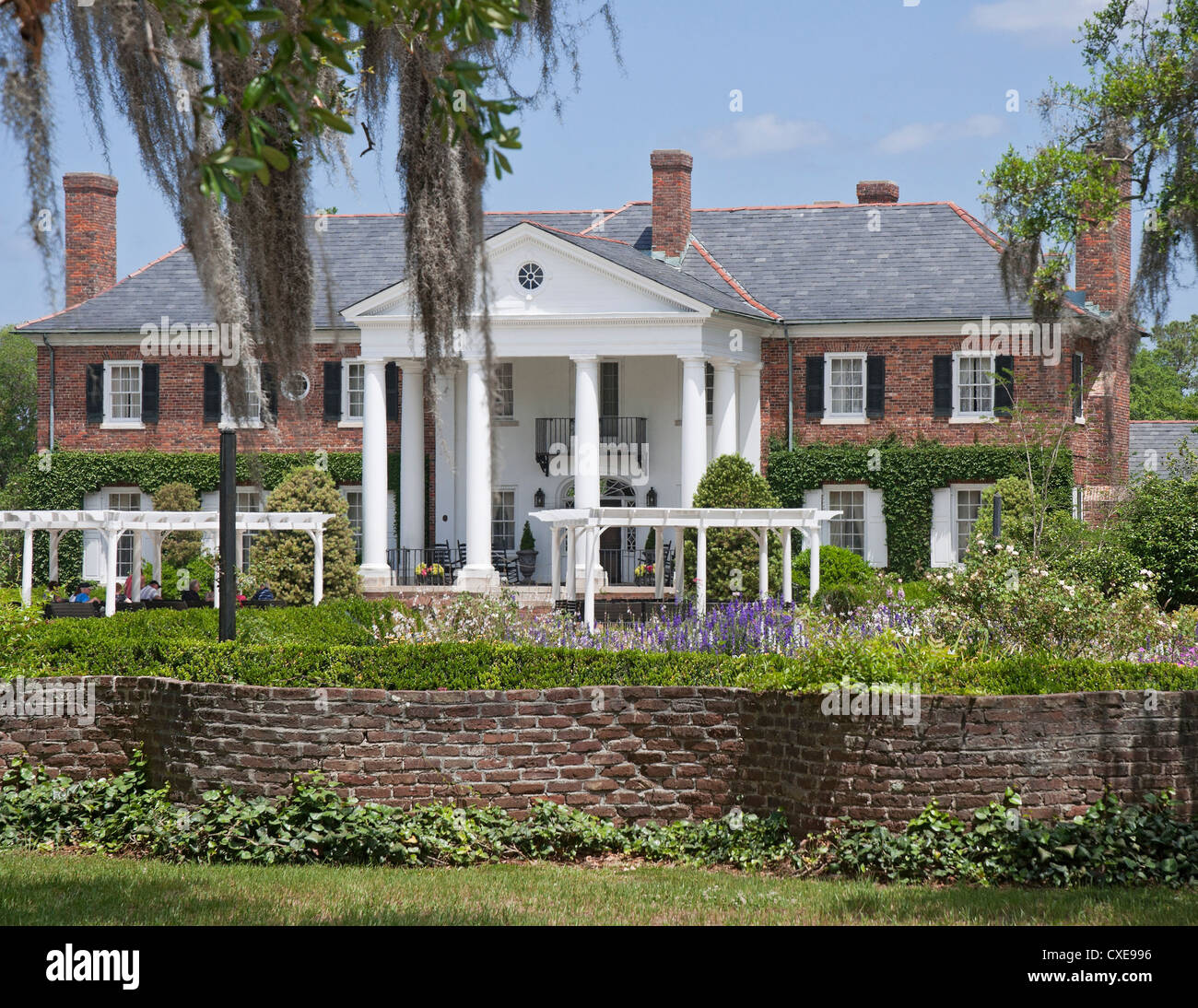 Style Antebellum Boone Hall Plantation près de Charleston, Caroline du Sud est inscrit sur le Registre National des Endroits Historiques. Banque D'Images