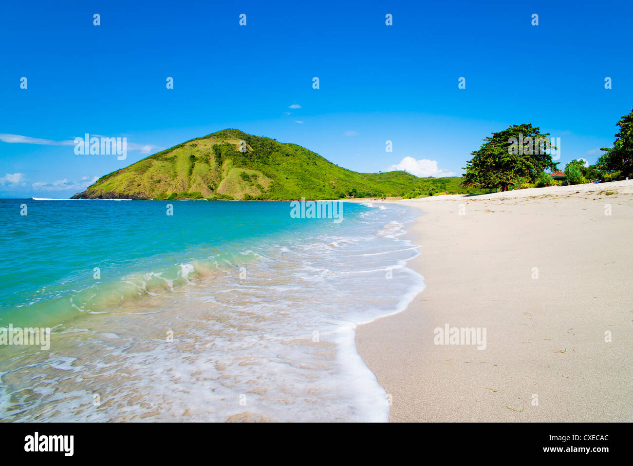 White sandy beach Mawun, au sud de Lombok en Indonésie, en Asie du Sud-Est, l'Asie Banque D'Images