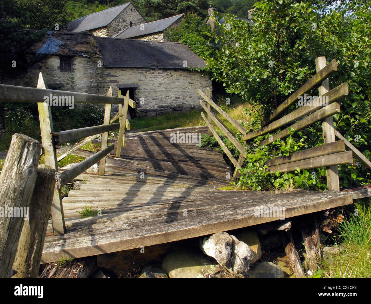 Pont en bois de travers, près de Wrexham, Conwy, au nord du Pays de Galles Banque D'Images