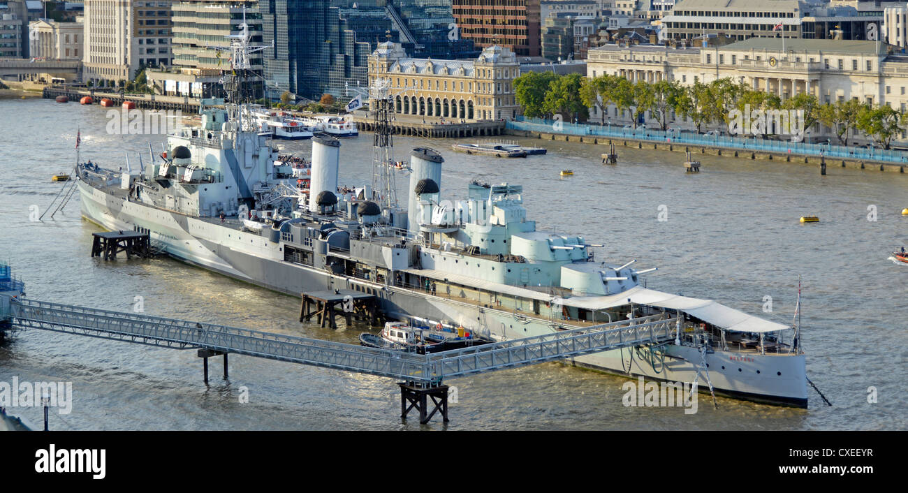 Le HMS Belfast à l'origine un croiseur léger de la Royal Navy amarré en permanence dans le cadre de l'Imperial War Museum Tamise à la piscine de Londres Angleterre Royaume-uni Banque D'Images